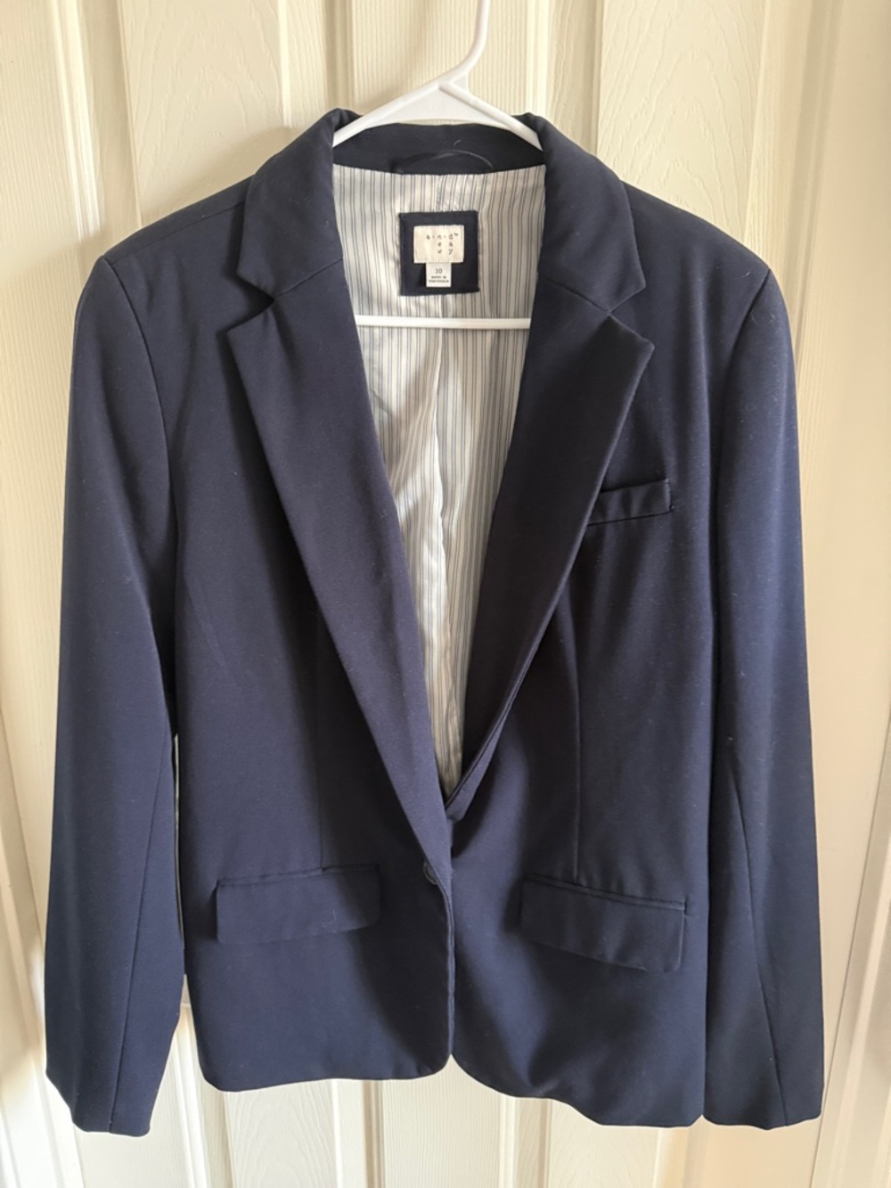 Classic Navy Women's Single-Button Blazer